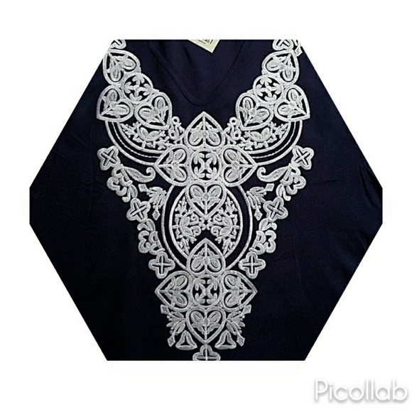 💘 Navy Embroidered top - Picture 3 of 4